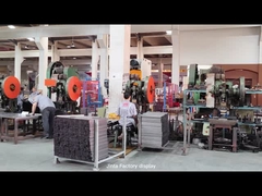 A exposição arquivando do metal da gôndola do supermercado arquiva cremalheiras da loja varejo