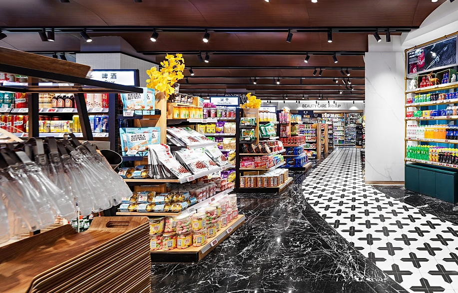 Últimos blogs da empresa sobre Tendência crescente de retalho híbrido: as lojas físicas do Reino Unido necessitam urgentemente de equipamentos de exibição mais adaptáveis